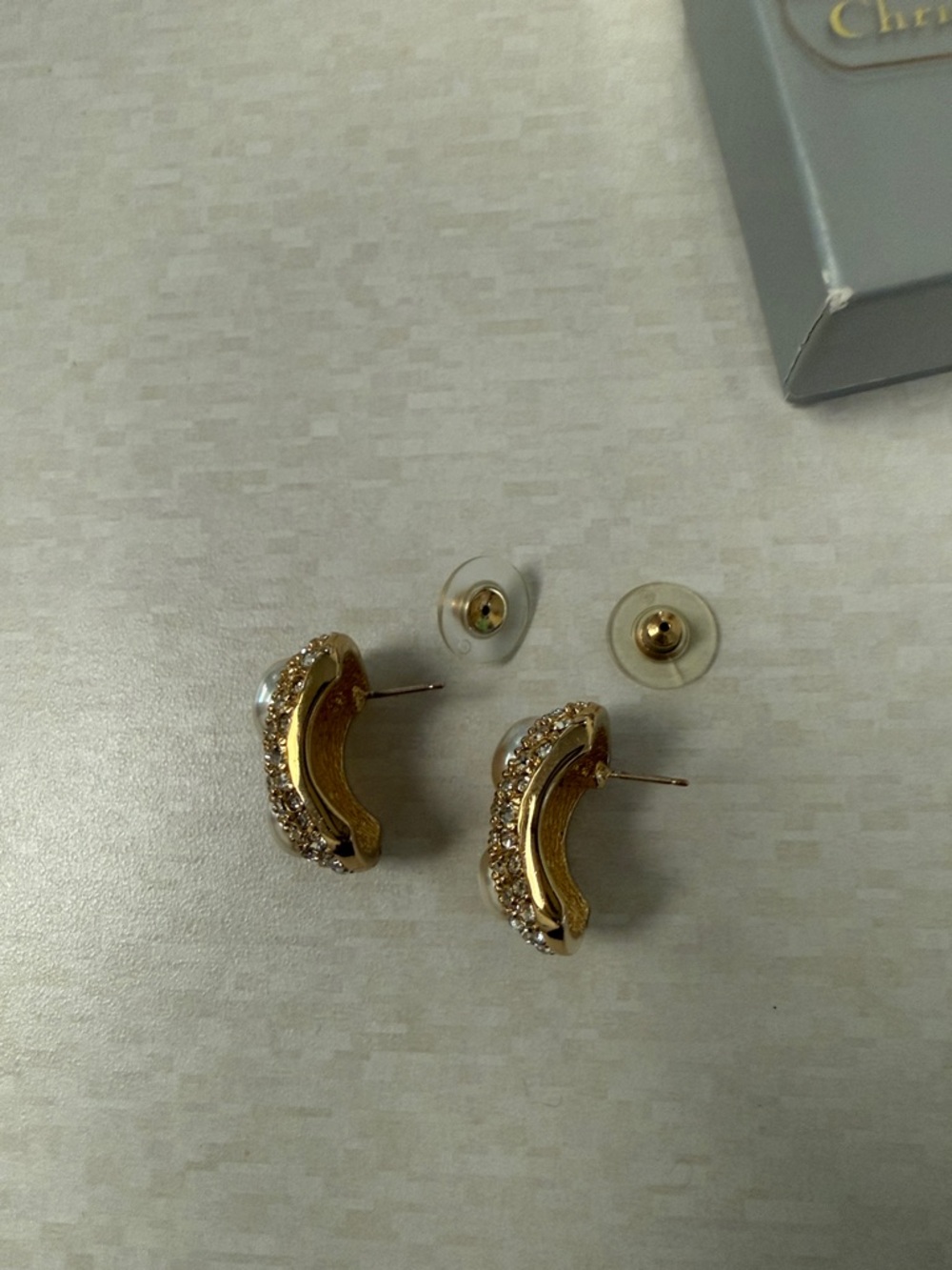 Dior Gold-Tone Crystal and Pearl Pierced Earrings - Picture 9 of 10